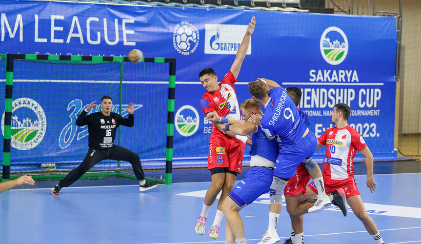 Hentbolun en iyi takımlarının katıldığı turnuva başladı
