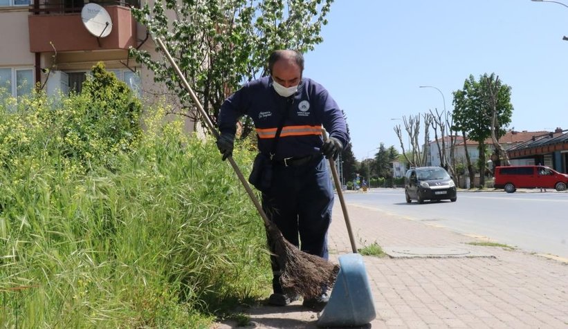 Herkes evde, onlar çalışıyor