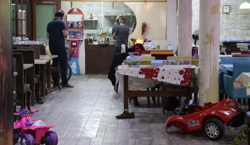 Hesap kavgası kanlı bitti: 2 kişi bıçaklandı, 1 kişi vuruldu