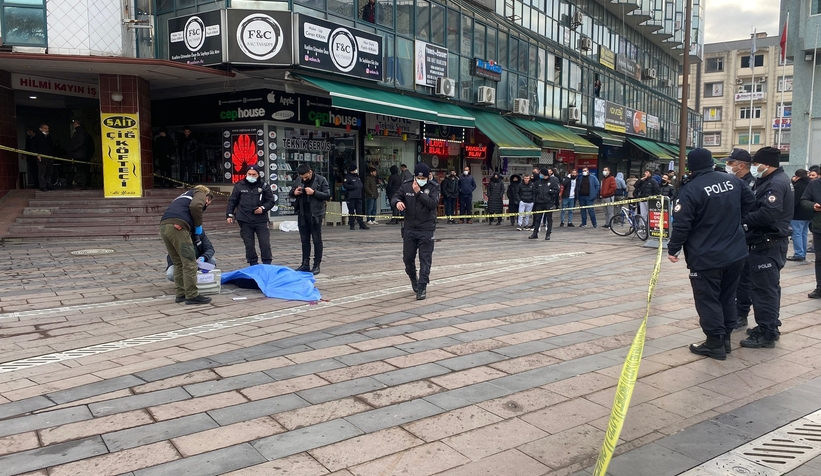 Hilmi Kayın İş Merkezi'nin çatısından düşüp öldü