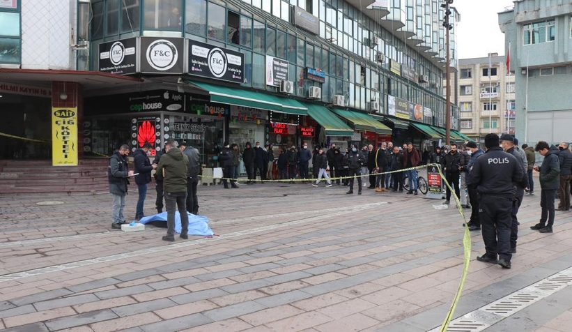 Hilmi Kayın İş Merkezi'nin çatısından düşüp öldü