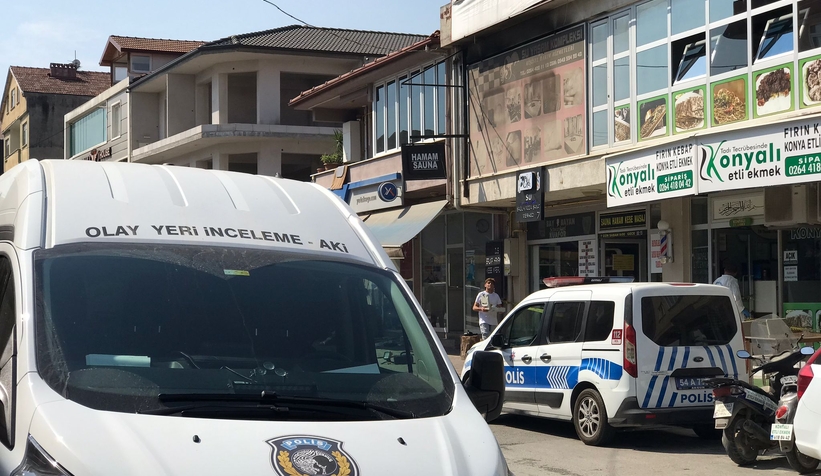 Hırsızlık yaptığı iki işyerini ateşe verdi