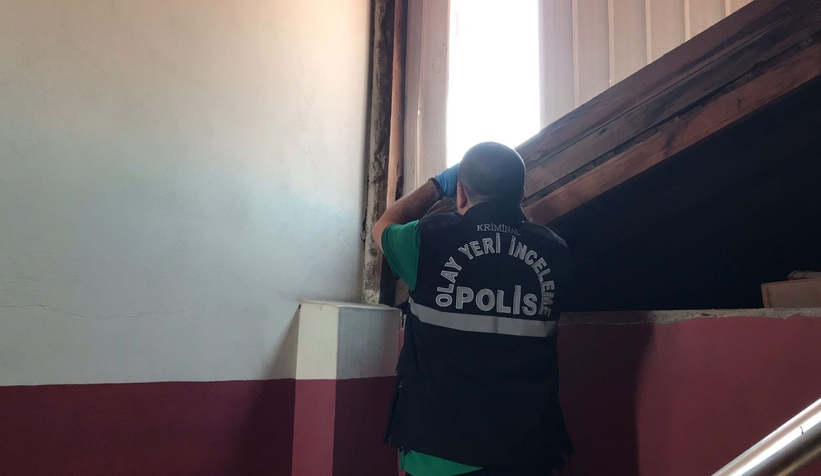 Hırsızlık yaptığı iki işyerini ateşe verdi