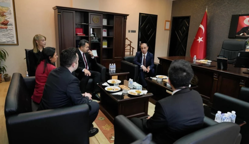 HSK Üyesi Özdemir Akyazı Adliyesi'ni ziyaret etti