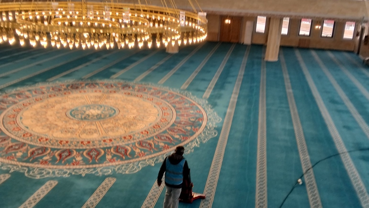 Hükümlüler cami ve mescit temizliği yaptı