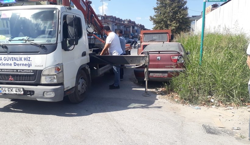 Hurda araçları tek tek topladılar