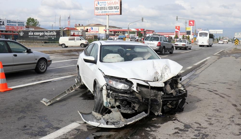 Hurdaya dönen otomobilden yara almadan kurtuldu