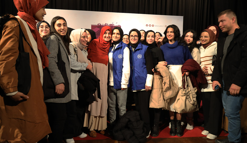 Huzurlu Aile Sohbetleri  yoğun katılımla gerçekleştirildi