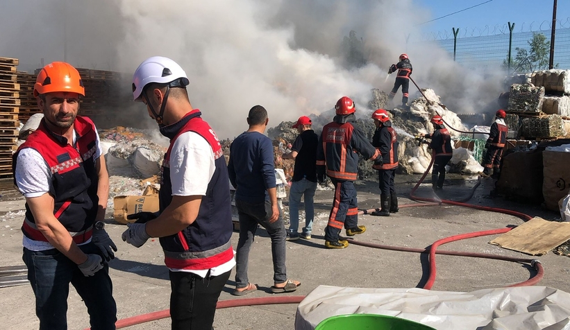icecek-fabrikasi-bahcesinde-cikan-yangin-korkuttuaxjodtvhzl