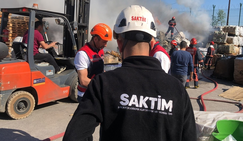 icecek-fabrikasi-bahcesinde-cikan-yangin-korkuttuaxjodtvhzl