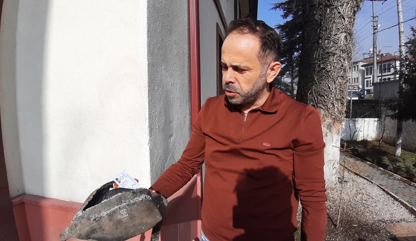 İçinde para olan çanta karlar eriyince bulundu