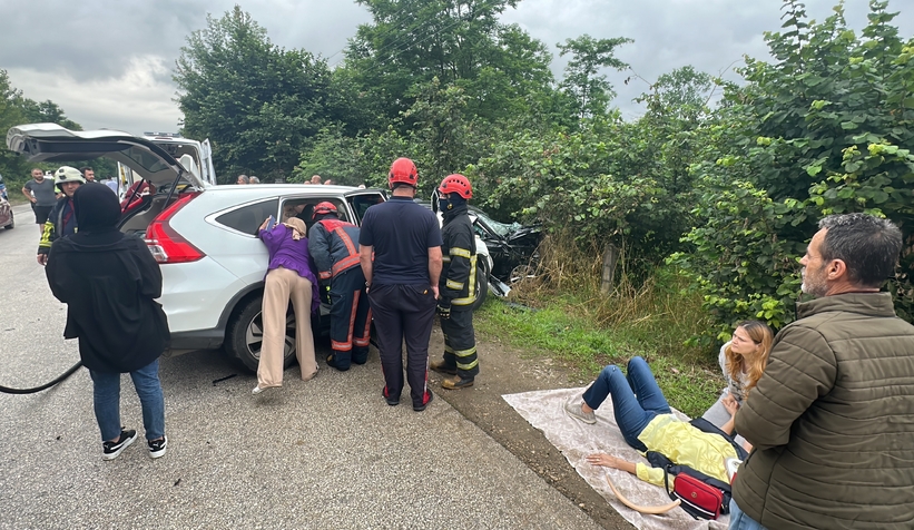 İki ayrı kazada 7 kişi yaralandı