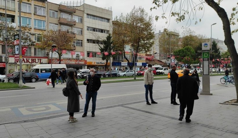 İki büyük deprem Vatandaşlar sokağa döküldü