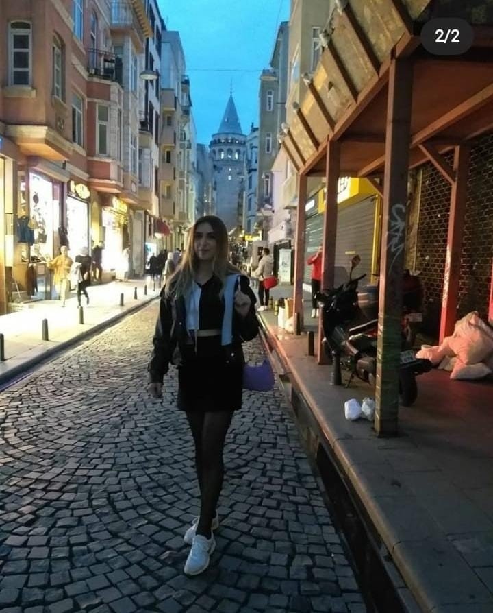 İki genç kadına kırmızı ışıkta kanlı infaz