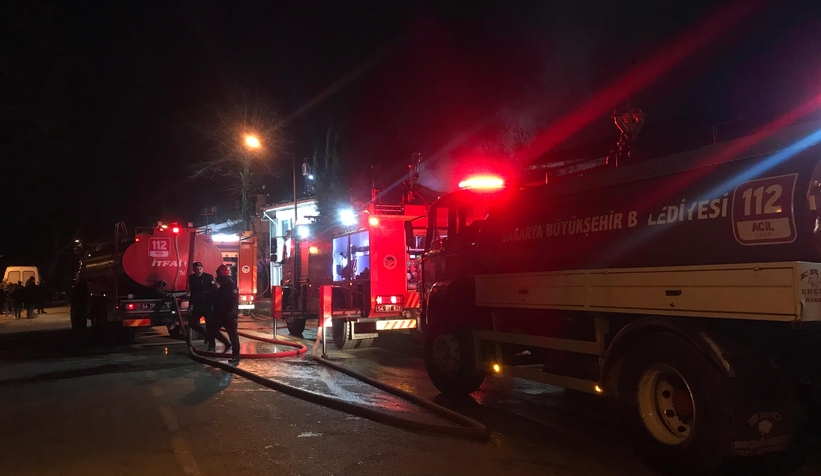 İki katlı ev alevlere teslim oldu