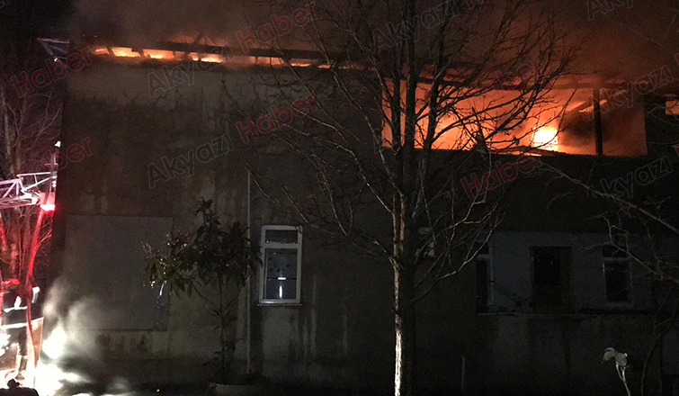 İki katlı ev alevlere teslim oldu