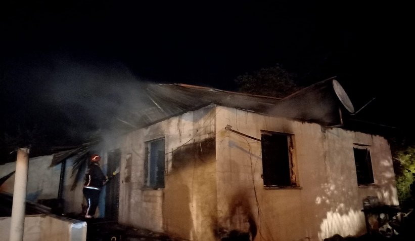 İki katlı ev yandı