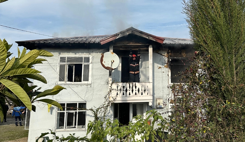 İki Katlı Evde Yangın