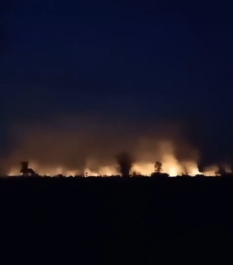 İki mahallede anız yangınları kontrolden çıktı