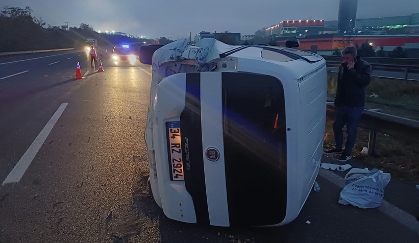 İki otomobil çarpıştı 6 kişi yaralandı