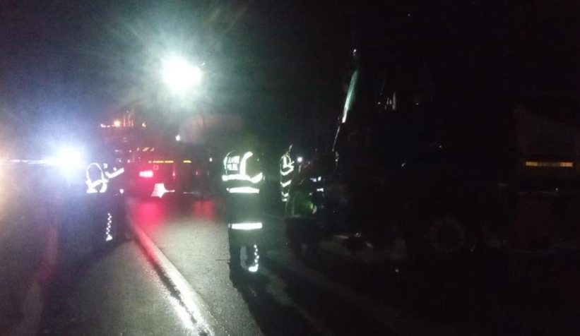 İki tır çarpıştı, D-650 kilitlendi