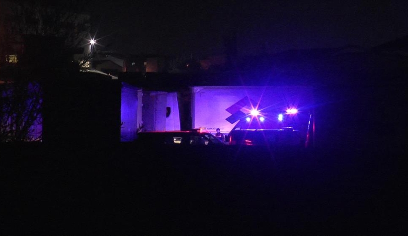 İki tırın arasına sıkışan şahıs feci şekilde can verdi