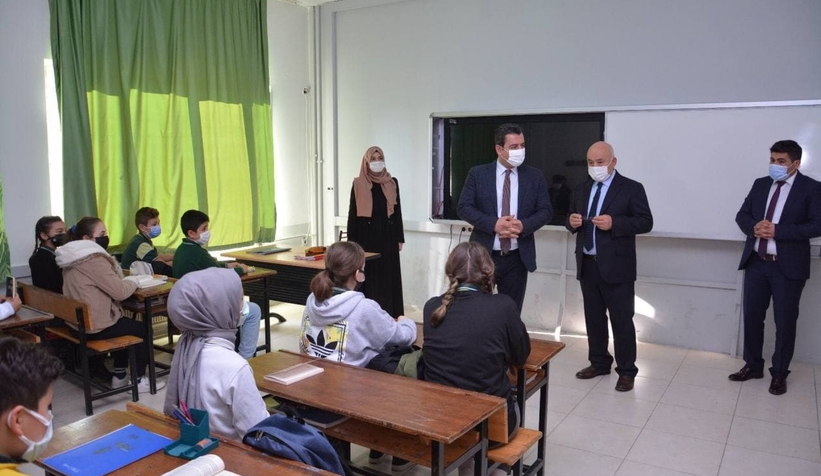 İl Milli Eğitim Müdürü Akyazı'da okullardan inceleme yaptı