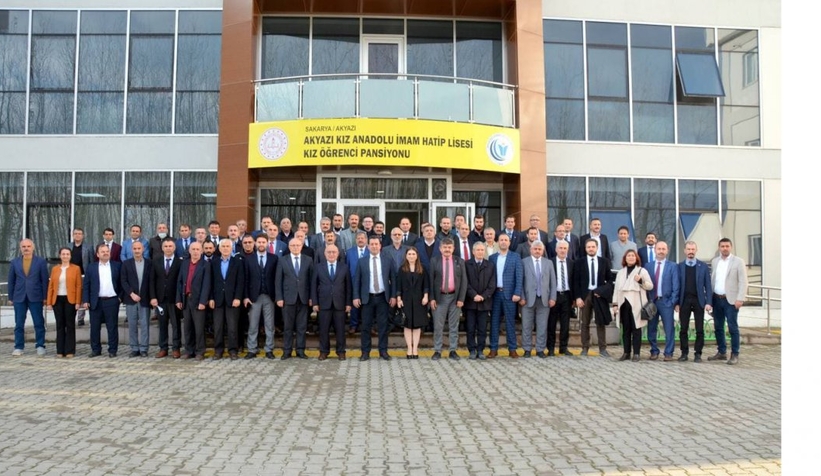 İl Milli Eğitim Müdürü Akyazı'da okullardan inceleme yaptı