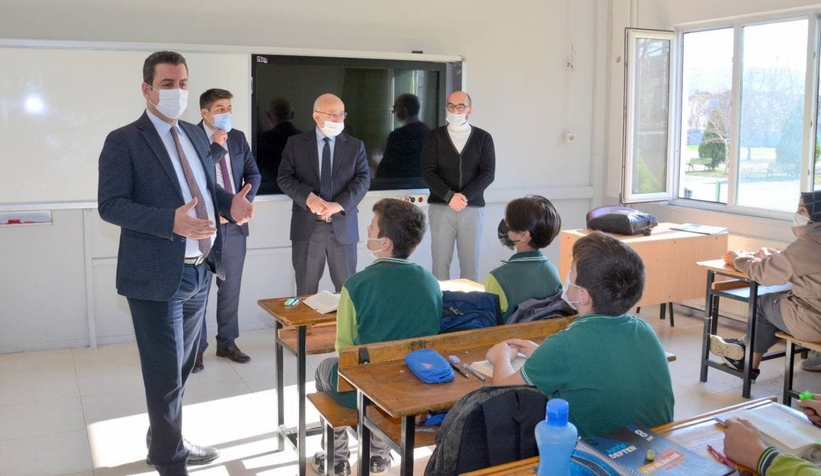 İl Milli Eğitim Müdürü Akyazı'da okullardan inceleme yaptı