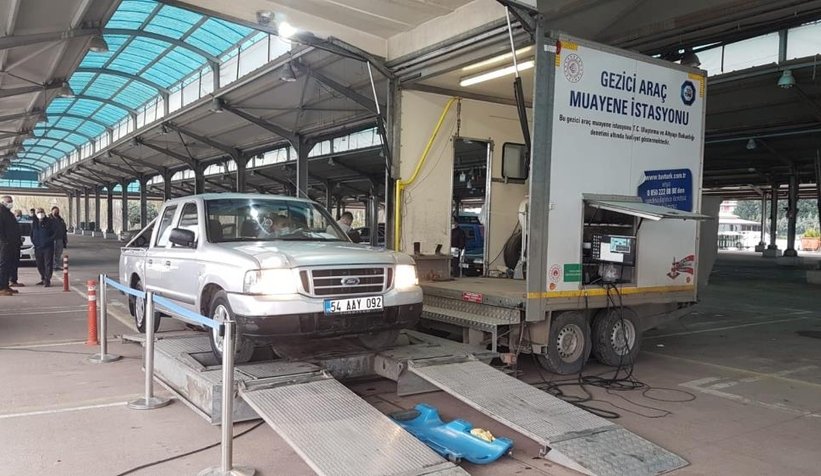 İlçe ilçe gezip araçları muayene ediyor