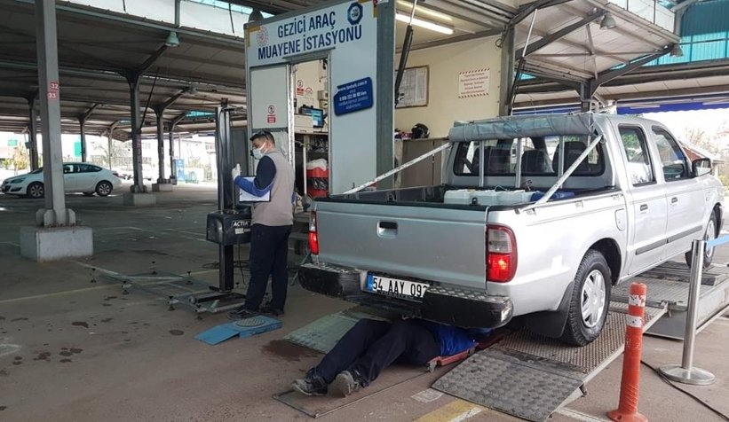 İlçe ilçe gezip araçları muayene ediyor