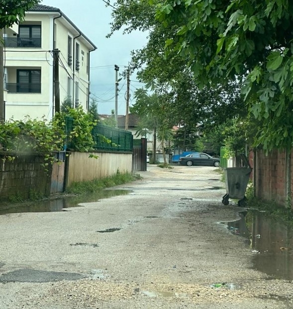 ilce-merkezinde-yollar-icler-acisit3netnfwdg