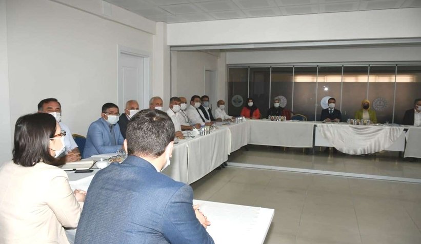 İlçe müdürleriyle değerlendirme toplantısı