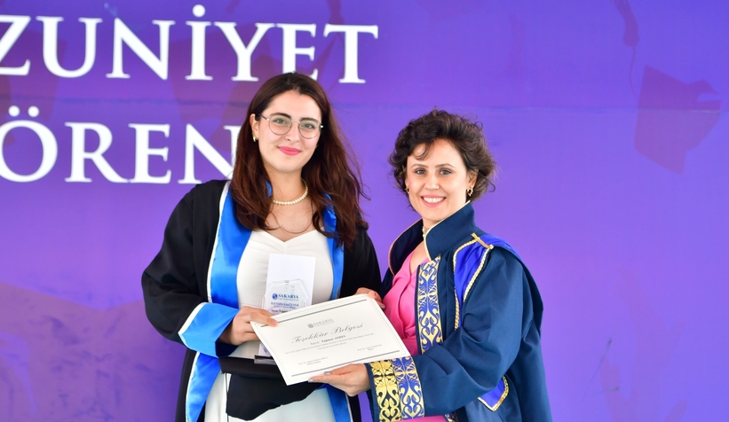 İletişim Fakültesi'nde mezuniyet heyecanı