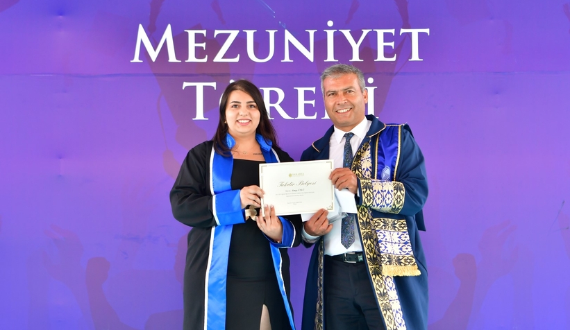 İletişim Fakültesi'nde mezuniyet heyecanı