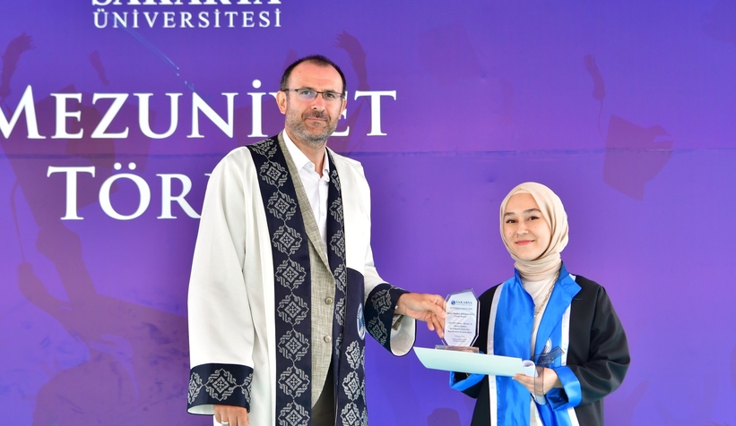 İletişim Fakültesi'nde mezuniyet heyecanı