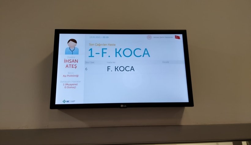 ilk-asiyi-bakan-fahrettin-koca-canli-yayinda-yaptirdiaff5cu5lst