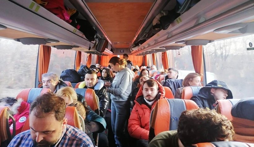 İlk Türk kafilesi tahliye edildi