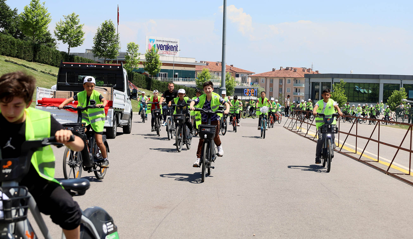 ilkokul-ogrencileri-pedallari-filistinli-cocuklar-icin-cevirdin0dcyxluvn