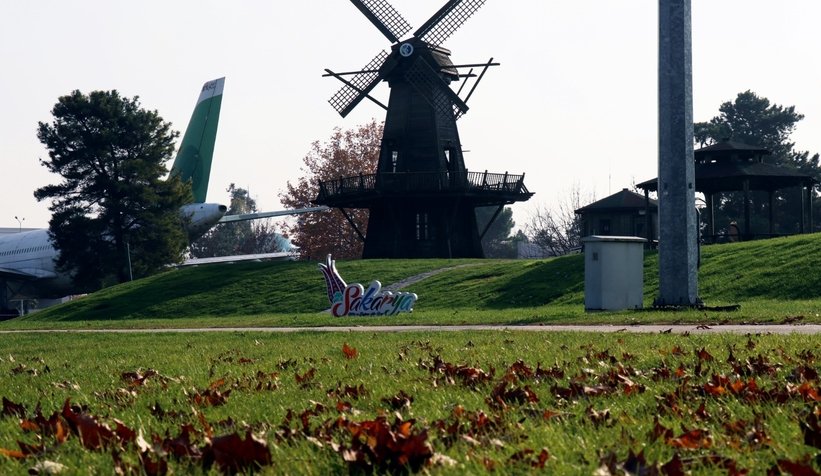 İnsanların boşalttığı şehri doğa süsledi