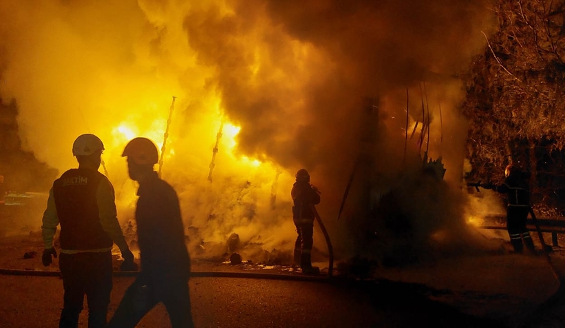 İplik yüklü dorse alevlere teslim oldu