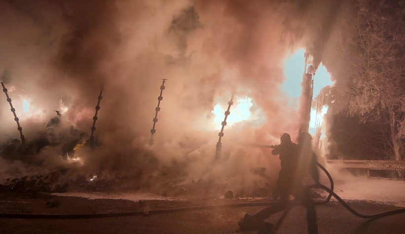 İplik yüklü dorse alevlere teslim oldu