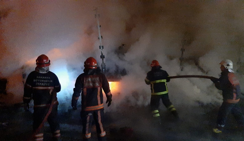 İplik yüklü dorse alevlere teslim oldu