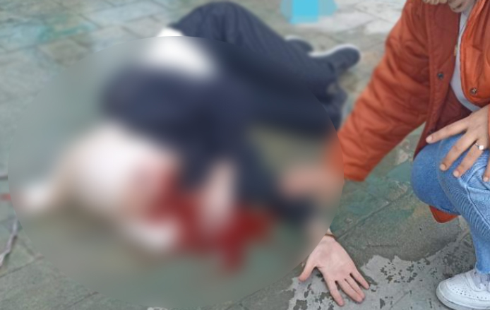is-merkezinin-ikinci-katindan-dusen-kadin-agir-yaralandiyk16tunovx
