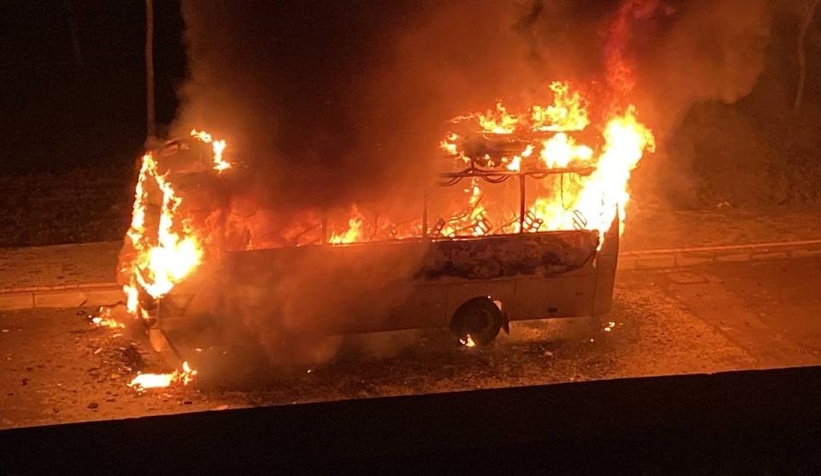 İşçi servisi alev alev yandı