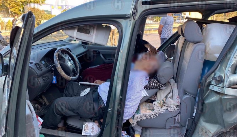 İşçi servisi hafif ticari aracı biçti; 1 ölü, 2 yaralı