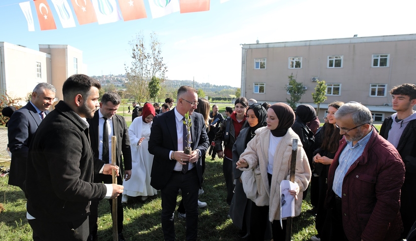 Işıksu öğrencilerle buluştu