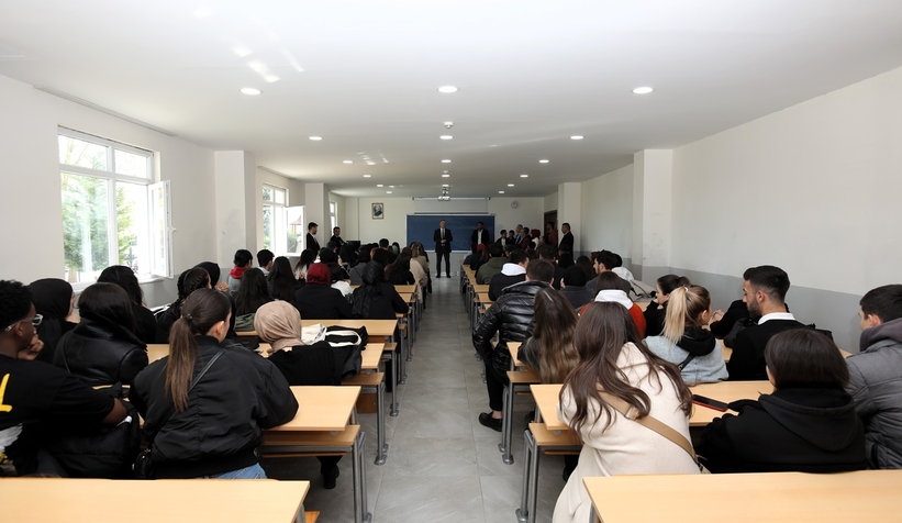 Işıksu öğrencilerle buluştu