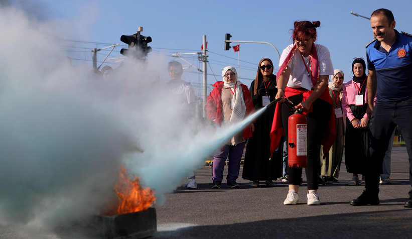 Isparta’dan gelen 40 gönüllüye yangın eğitimi
