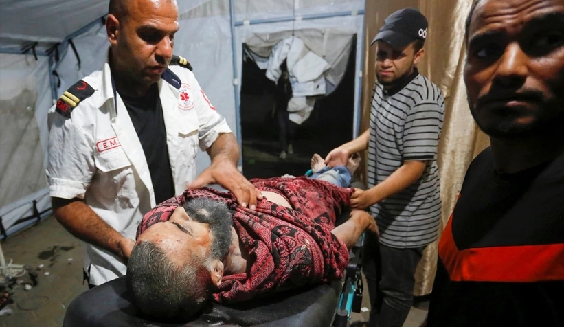 israil-in-gazze-deki-nusayrat-kina-saldirisinda-7-kisi-hayatini-kaybettioexgmlfzrg